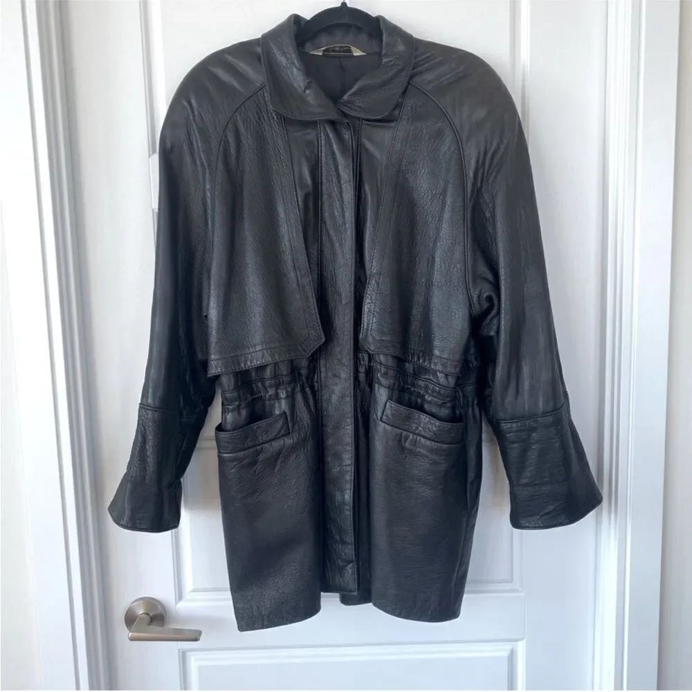 SIBYLLE LYN || vintage leather jacket